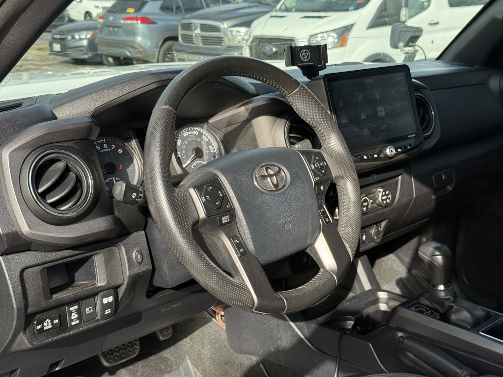 2019 Toyota Tacoma Image 18