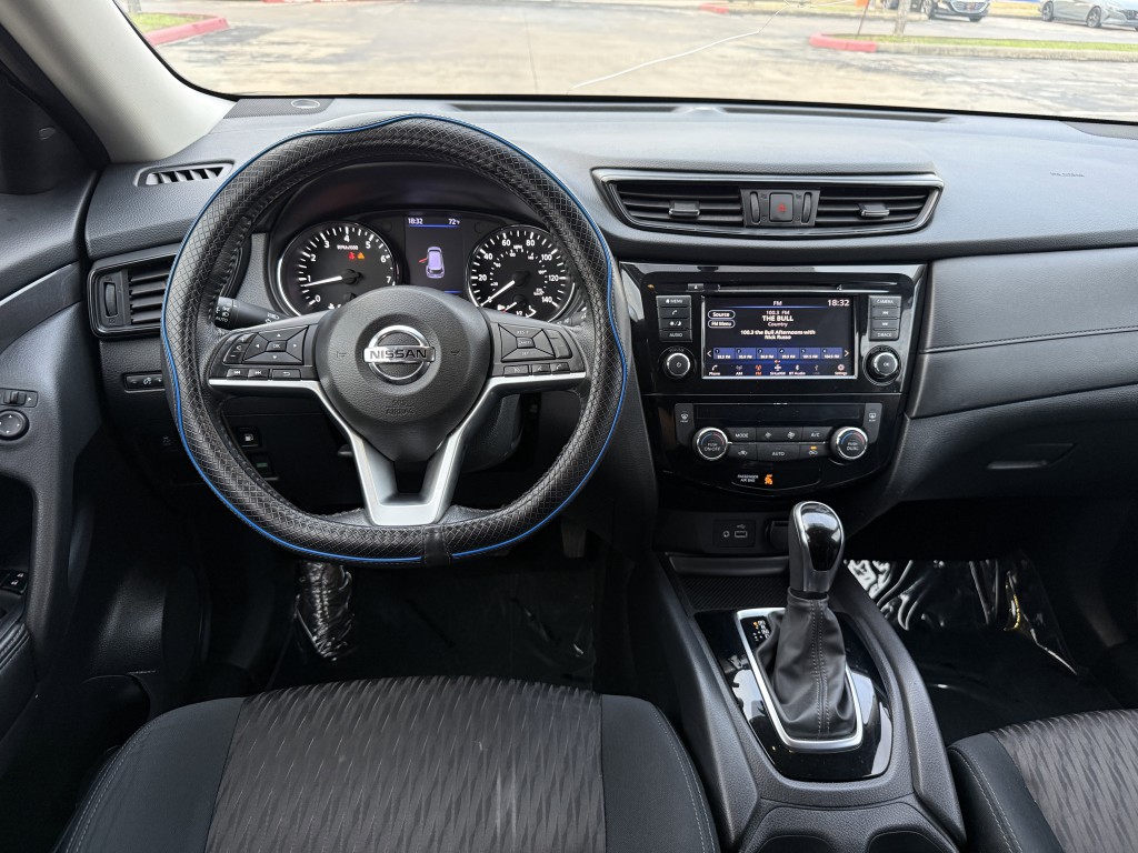 2018 Nissan Rogue Image 16