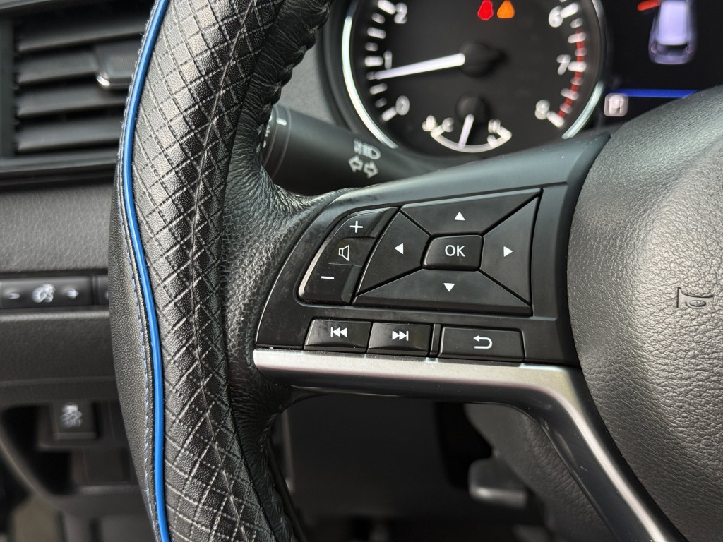 2018 Nissan Rogue Image 18