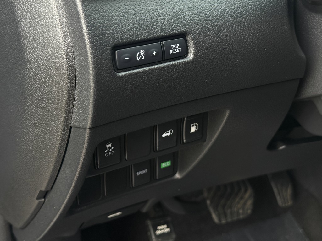 2018 Nissan Rogue Image 26