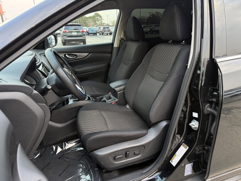 2018 Nissan Rogue Image 27