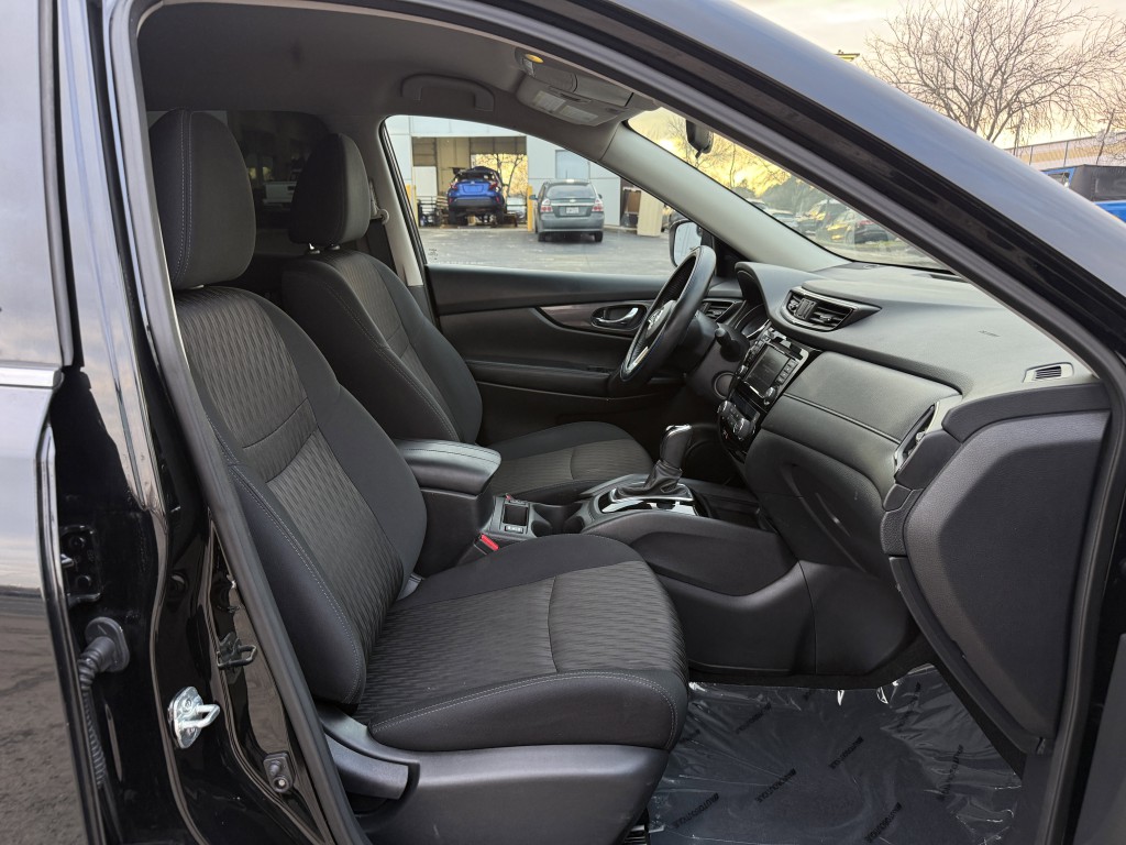 2018 Nissan Rogue Image 29