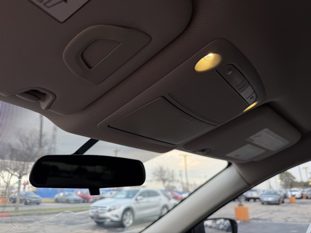 2018 Nissan Rogue Image 30