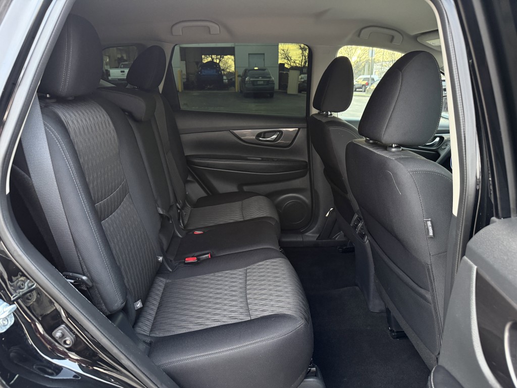 2018 Nissan Rogue Image 31