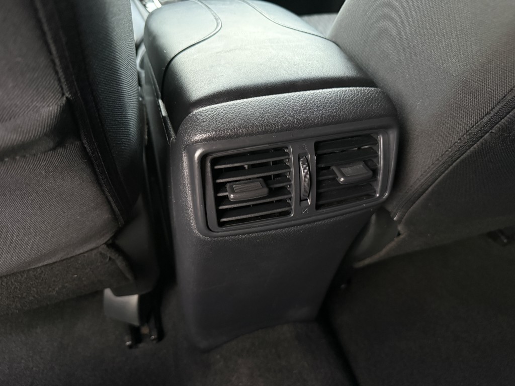 2018 Nissan Rogue Image 33