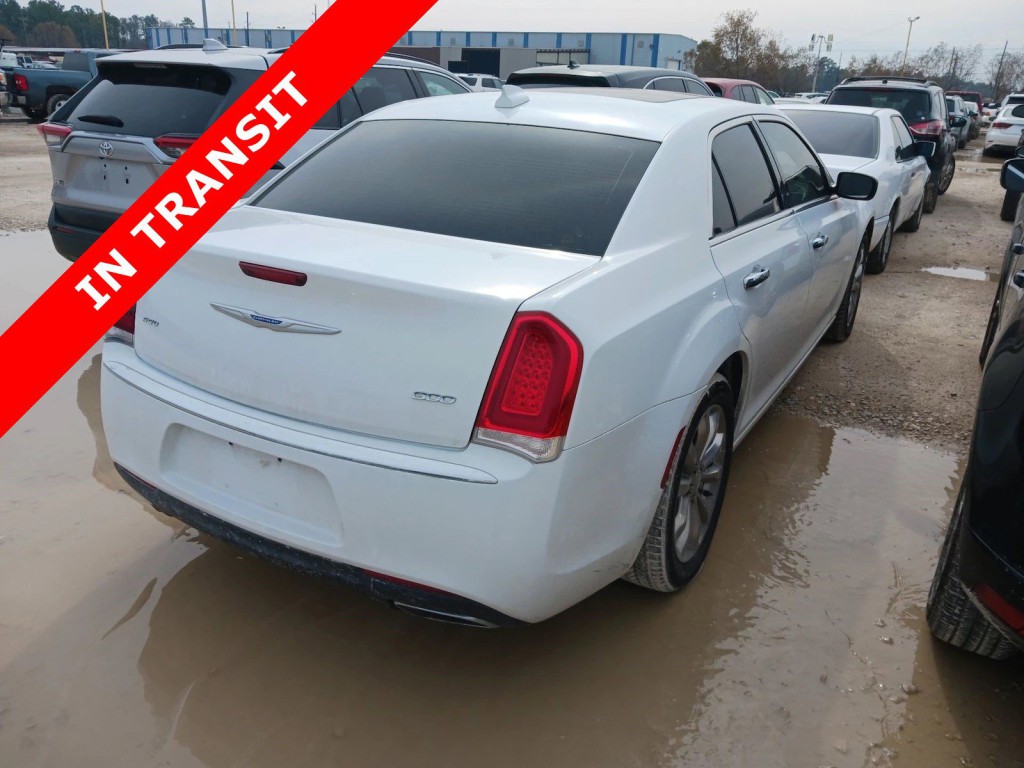 2018 Chrysler 300 Image 5