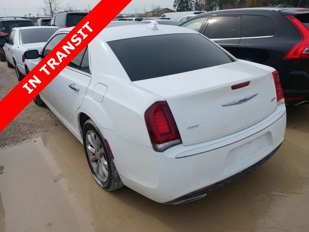 2018 Chrysler 300 Image 6