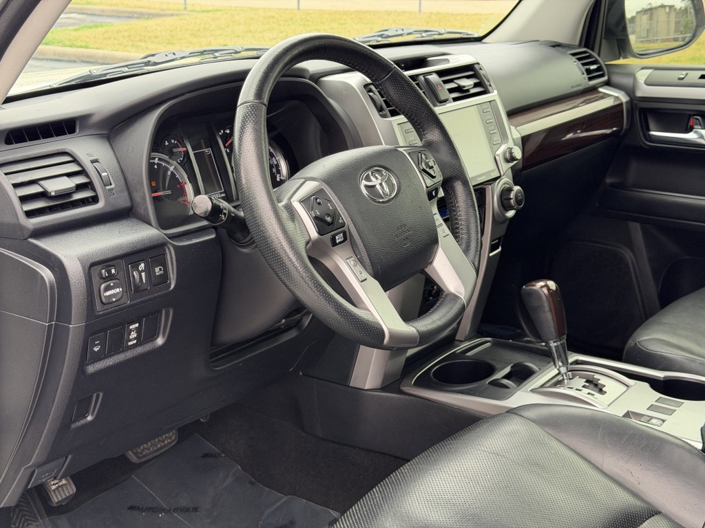 2020 Toyota 4Runner Image 12