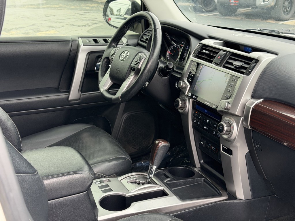 2020 Toyota 4Runner Image 13