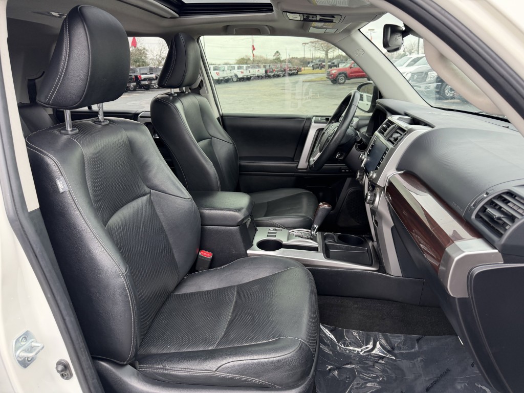 2020 Toyota 4Runner Image 23