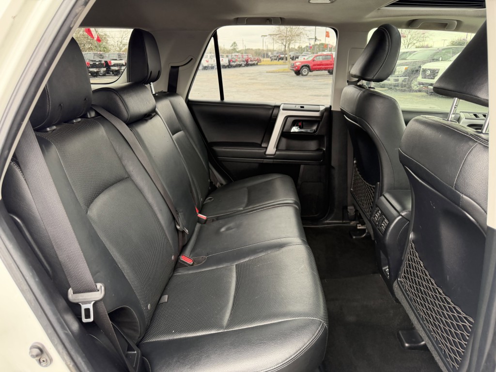 2020 Toyota 4Runner Image 24