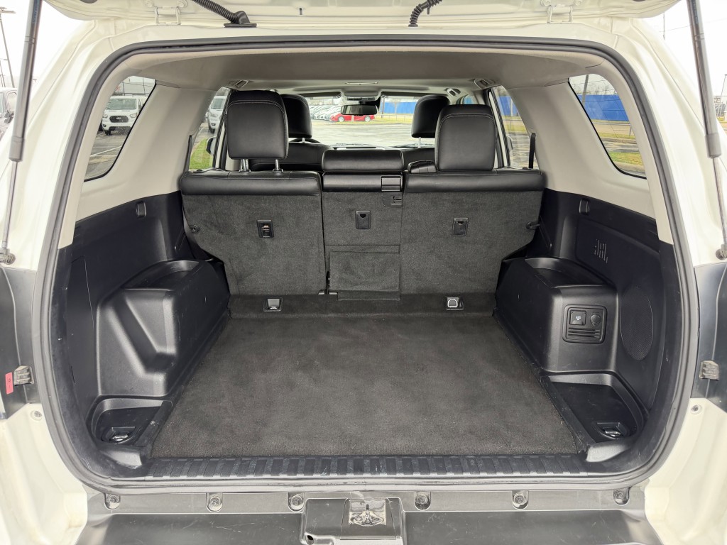 2020 Toyota 4Runner Image 27