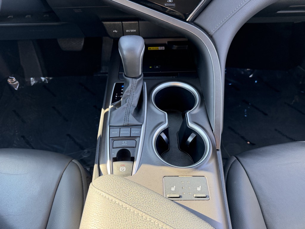 2024 Toyota Camry Image 21