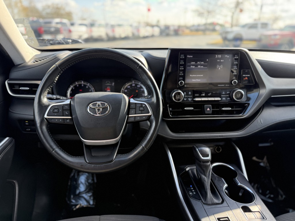 2022 Toyota Highlander Image 16