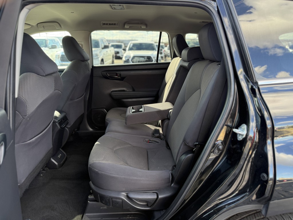 2022 Toyota Highlander Image 34