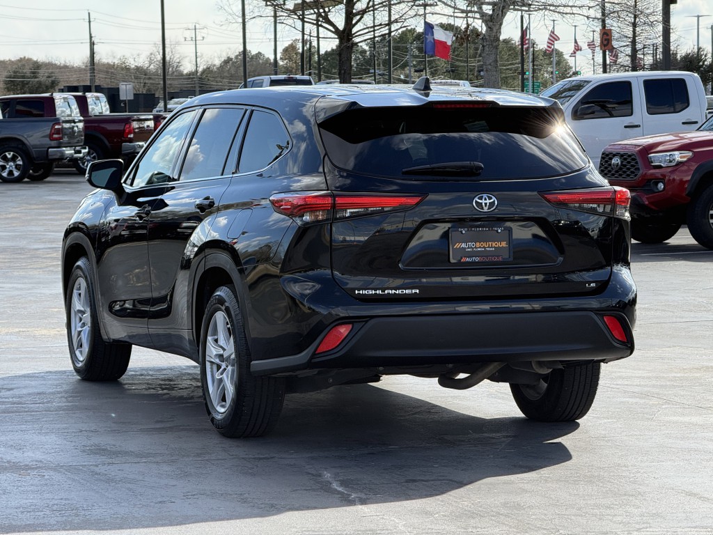 2022 Toyota Highlander Image 11