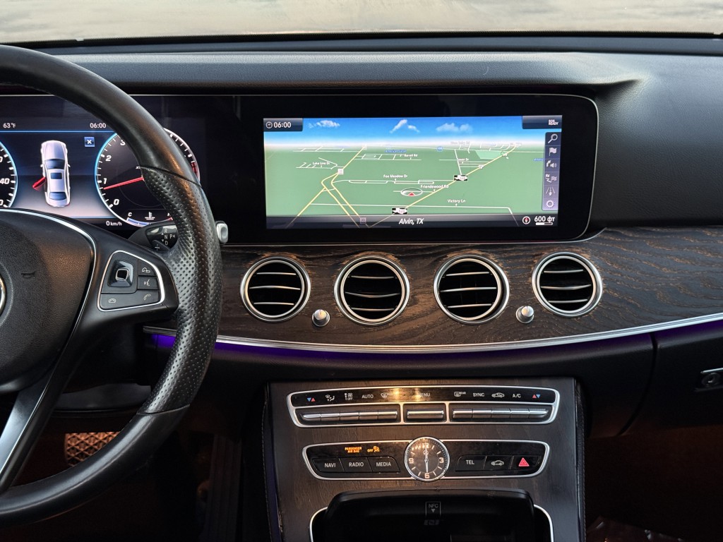2018 Mercedes-Benz E-Class Image 21