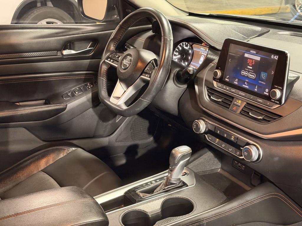 2021 Nissan Altima Image 11