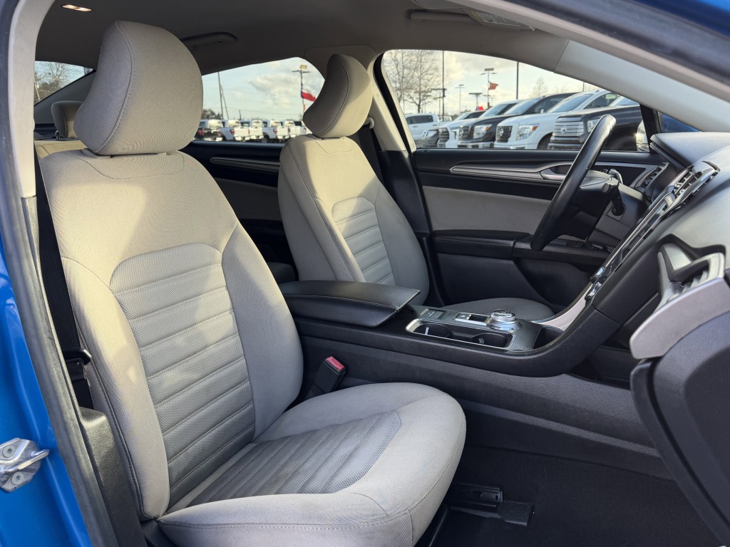 2019 Ford Fusion Image 22