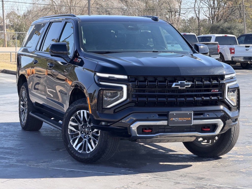 2025 Chevrolet Suburban Image 3