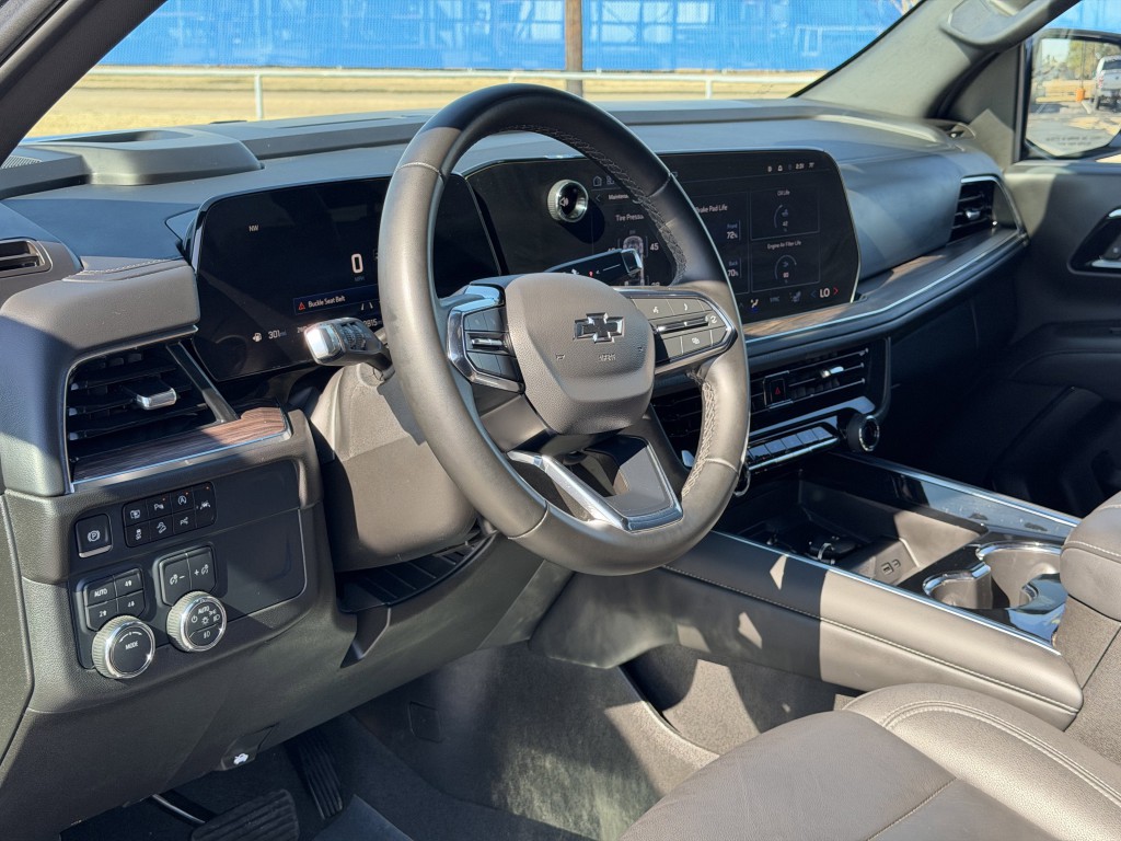 2025 Chevrolet Suburban Image 14