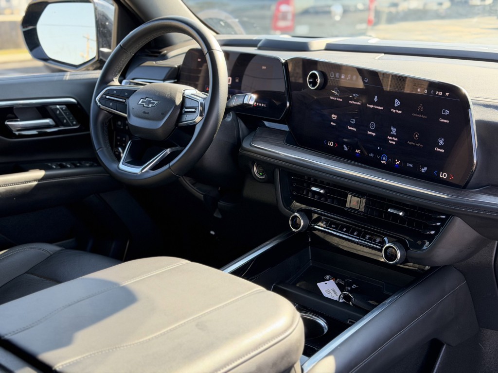 2025 Chevrolet Suburban Image 15