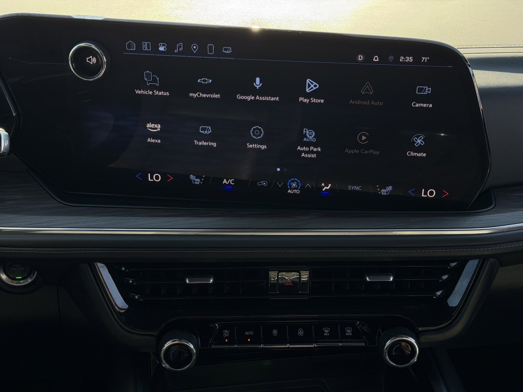 2025 Chevrolet Suburban Image 21