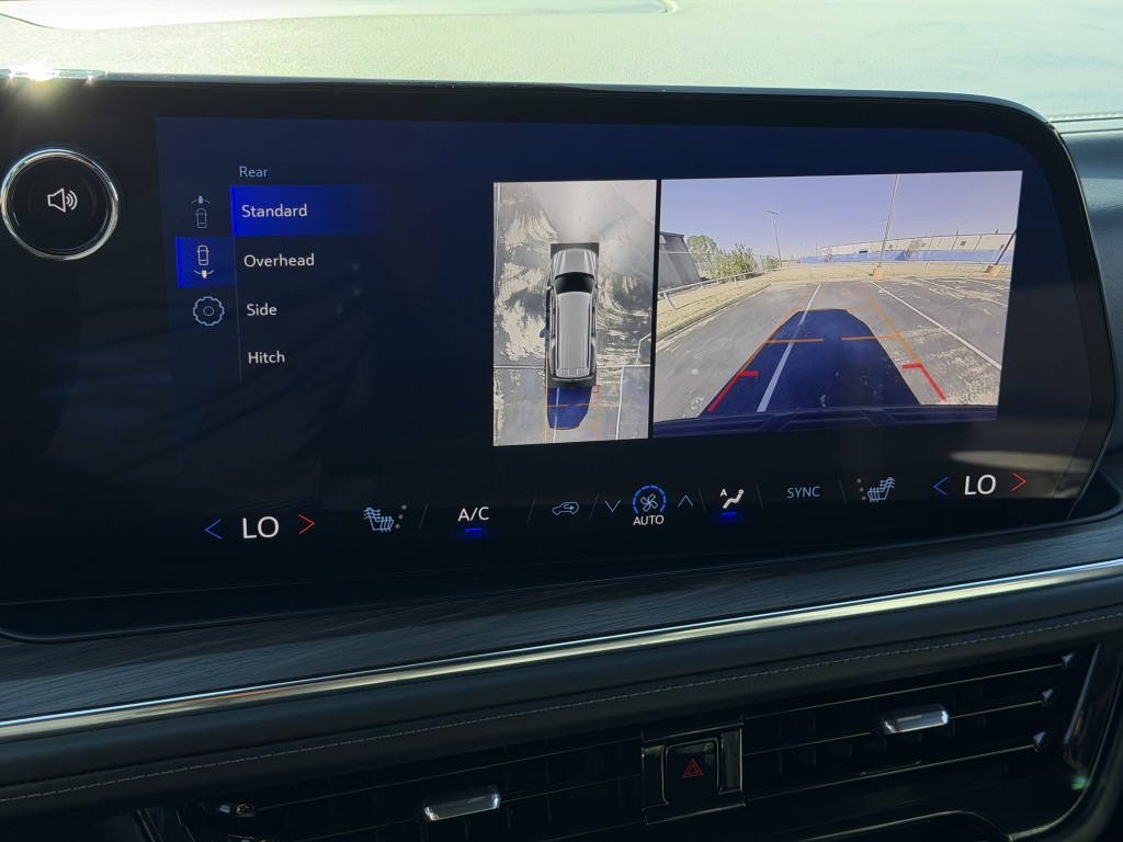 2025 Chevrolet Suburban Image 23