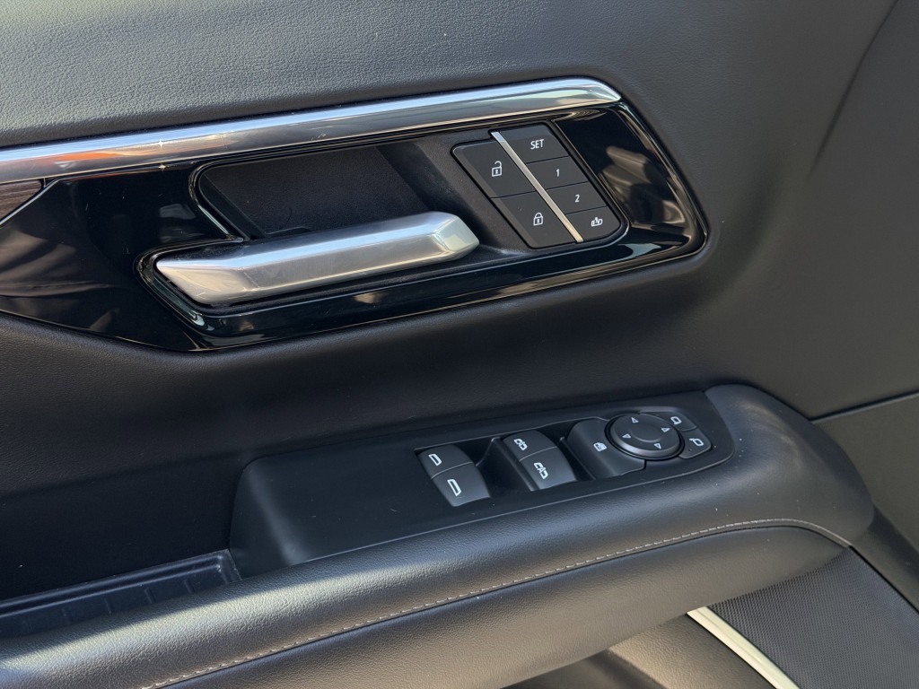 2025 Chevrolet Suburban Image 26