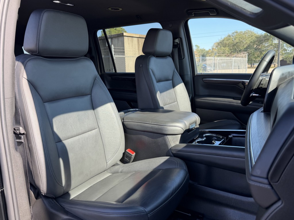 2025 Chevrolet Suburban Image 28