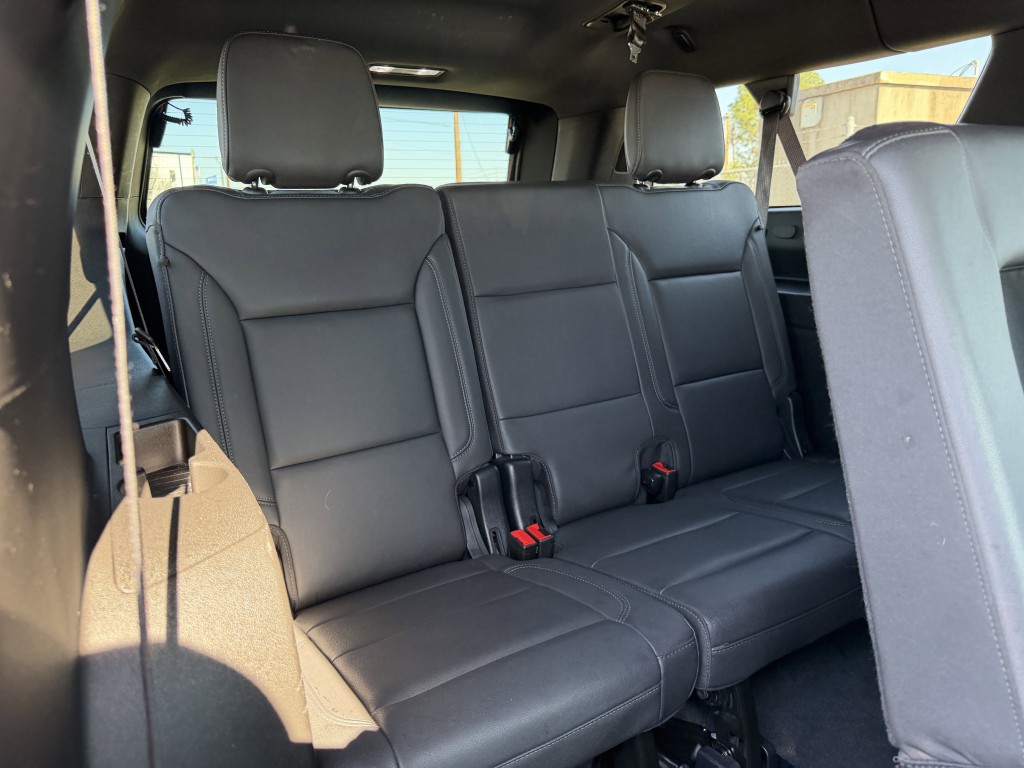 2025 Chevrolet Suburban Image 30