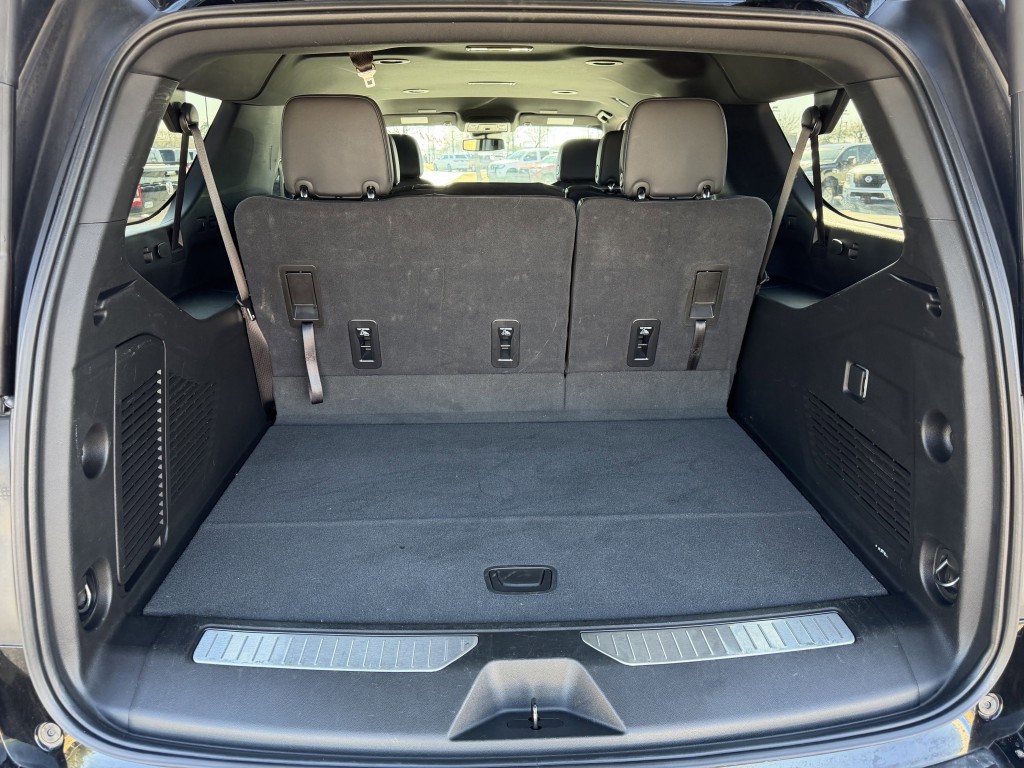 2025 Chevrolet Suburban Image 36