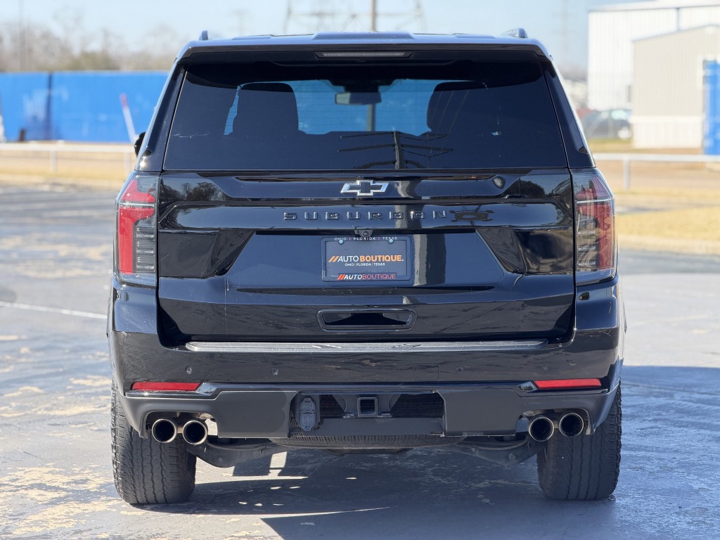 2025 Chevrolet Suburban Image 9