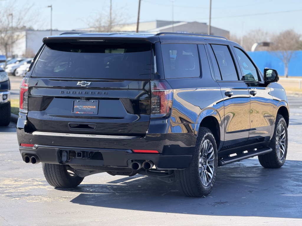 2025 Chevrolet Suburban Image 11