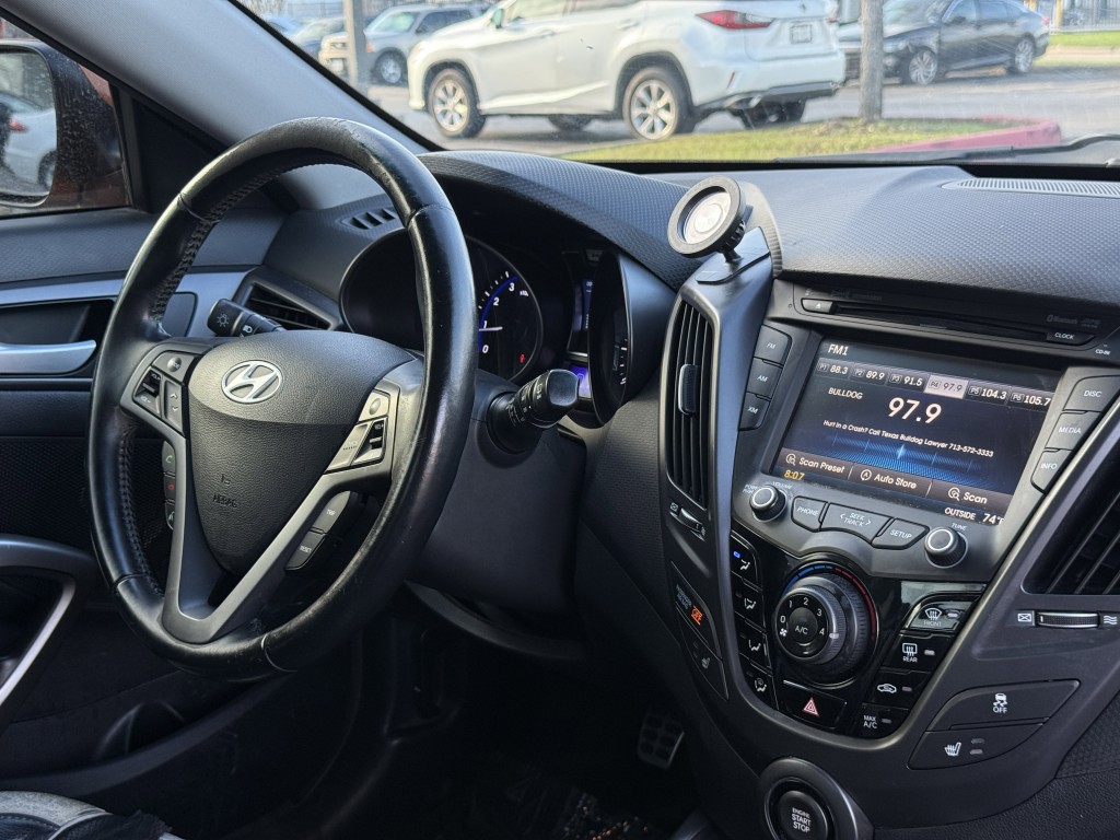 2013 Hyundai Veloster Image 16