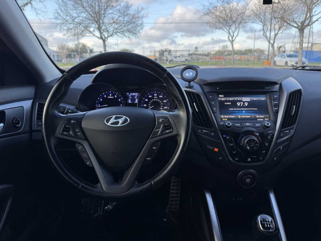 2013 Hyundai Veloster Image 17