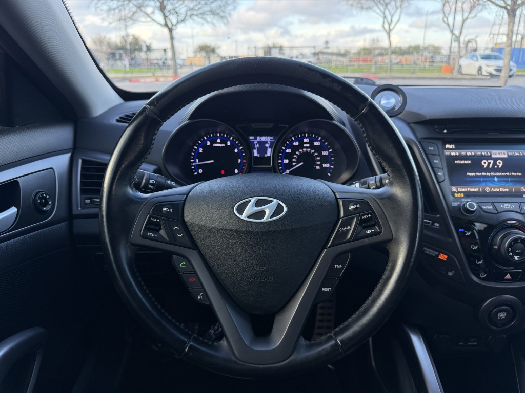 2013 Hyundai Veloster Image 18