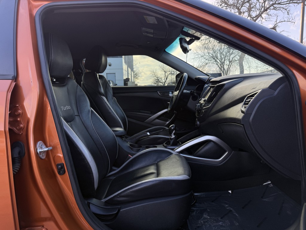 2013 Hyundai Veloster Image 28