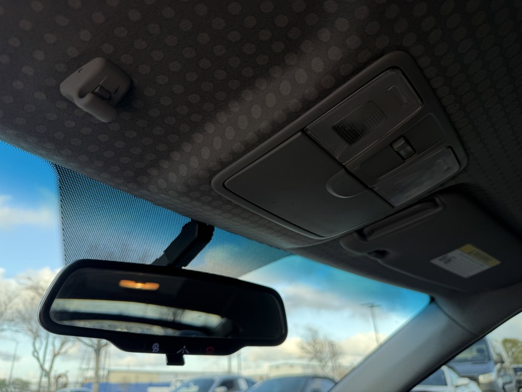 2013 Hyundai Veloster Image 29