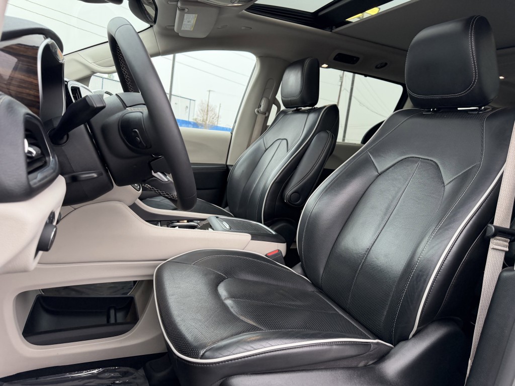 2022 Chrysler Pacifica Image 24