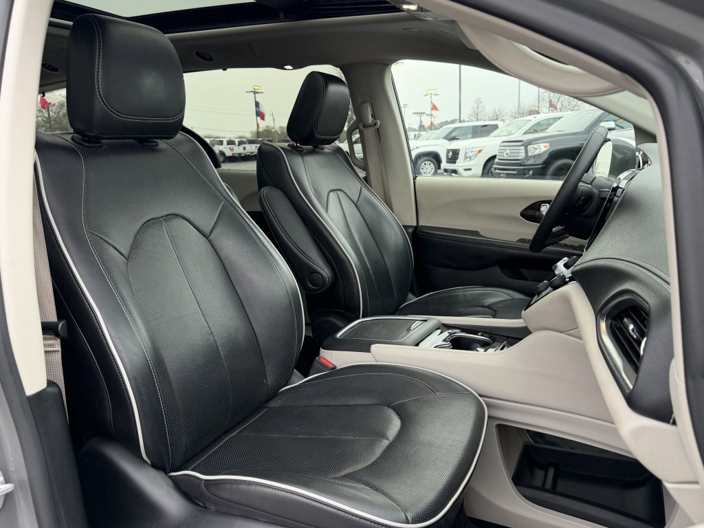 2022 Chrysler Pacifica Image 25