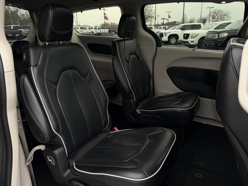 2022 Chrysler Pacifica Image 26