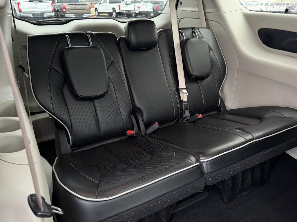 2022 Chrysler Pacifica Image 27