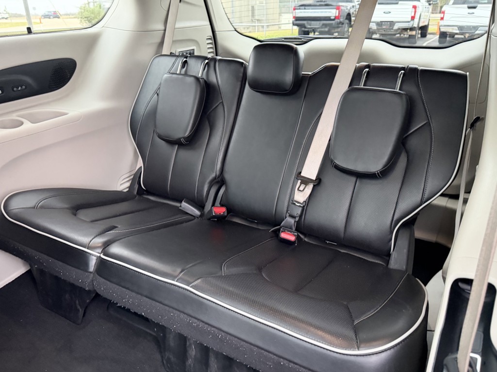 2022 Chrysler Pacifica Image 28