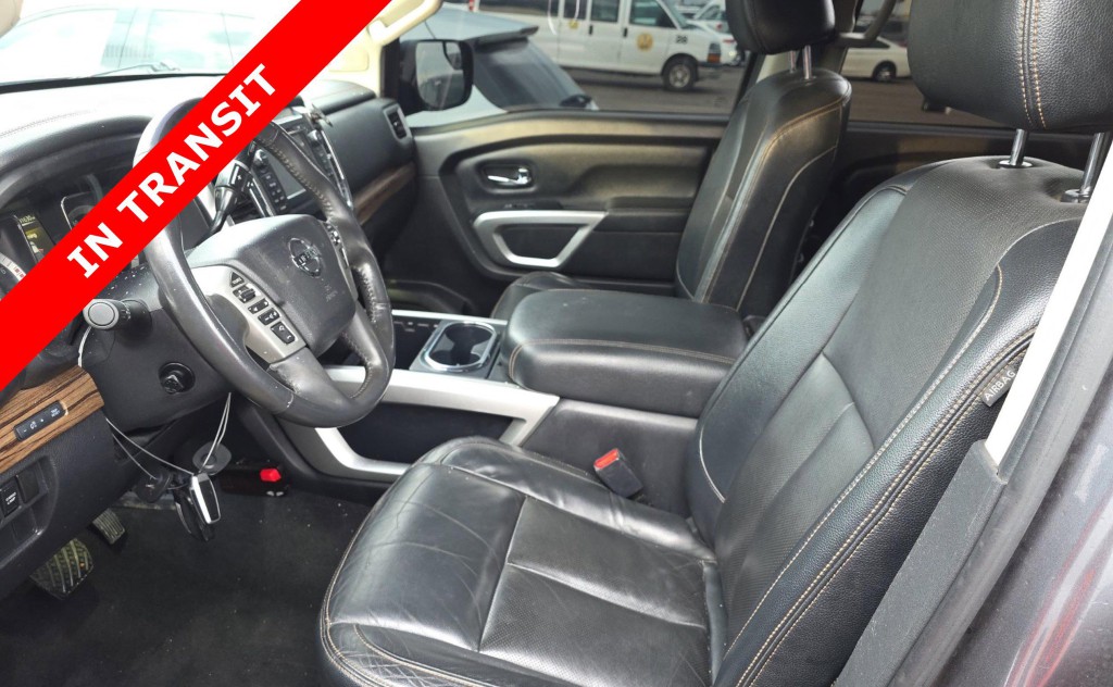 2017 Nissan Titan Image 8