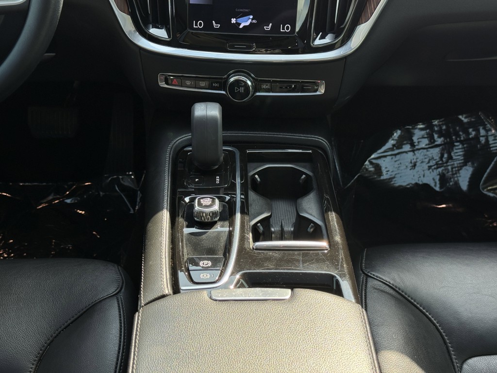 2022 Volvo S60 Image 24