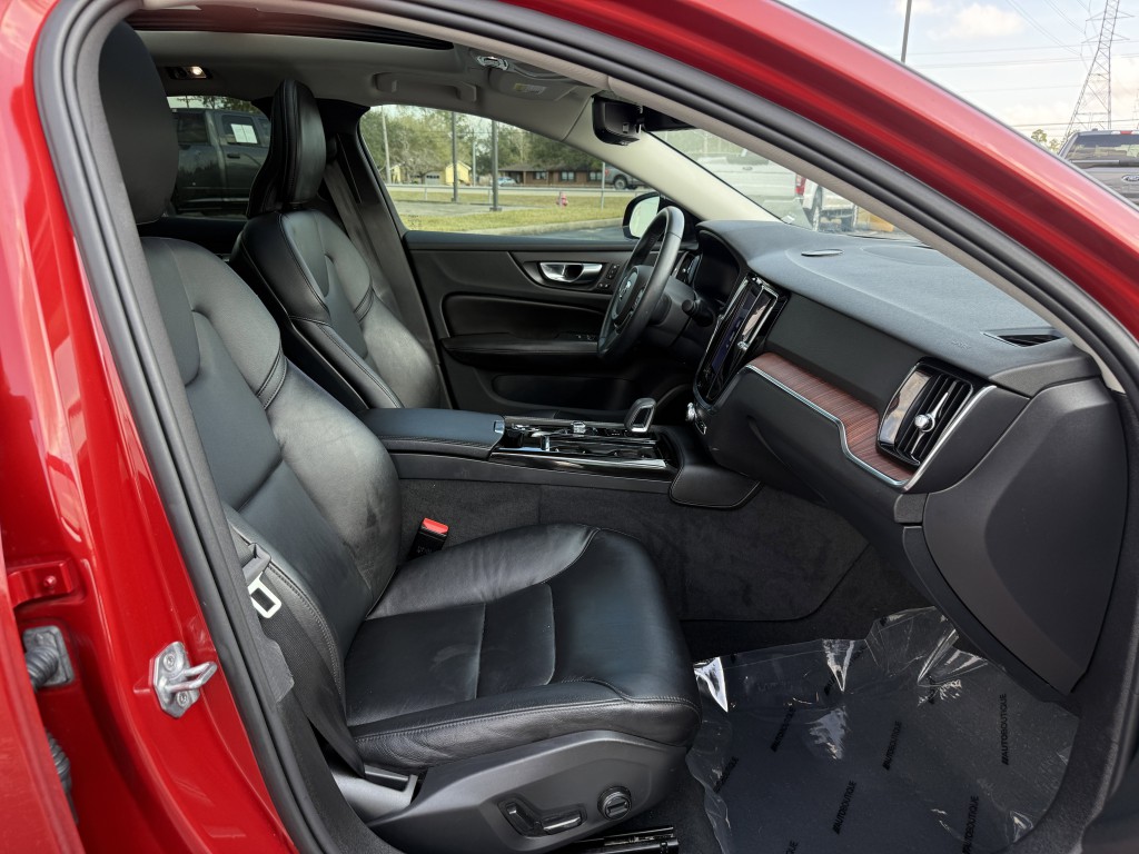 2022 Volvo S60 Image 30