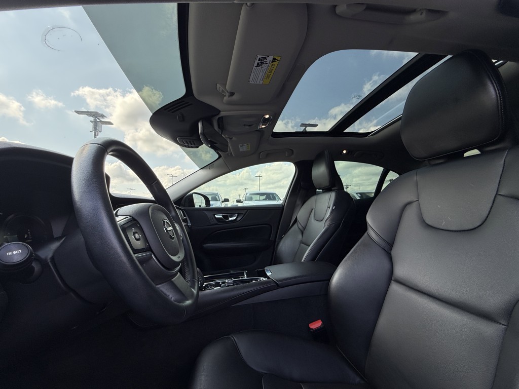 2022 Volvo S60 Image 32