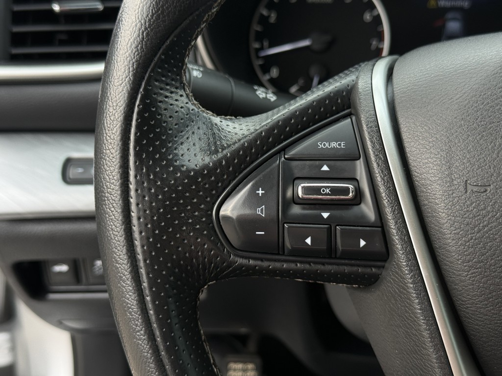 2018 Nissan Maxima Image 17