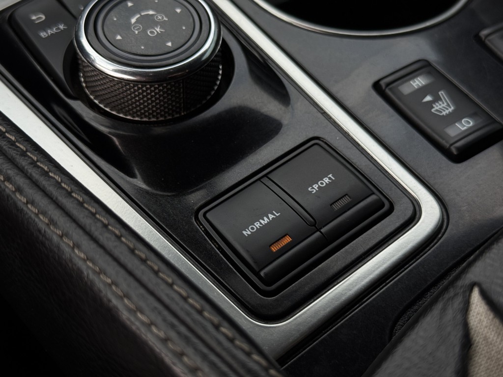 2018 Nissan Maxima Image 24